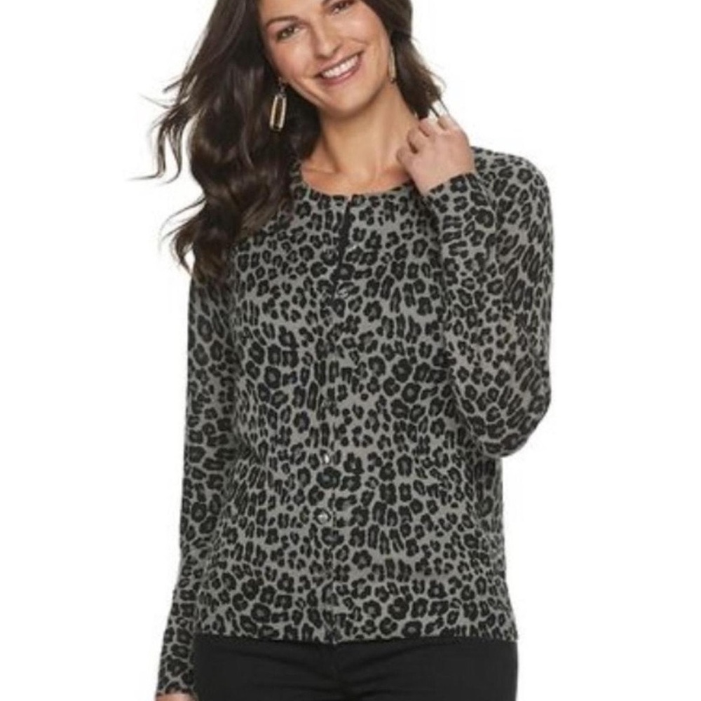 Croft & Barrow Women's Button Lightweight Gray Leopard Animal Print Cardigan XS